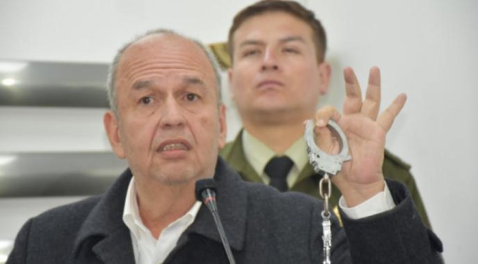 Compra de gases lacrimógenos, otro escándalo que presiona al Gobierno de Áñez