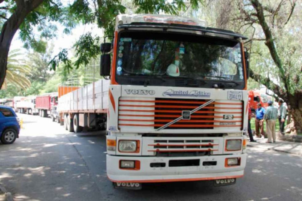 Tarija evalúa cierre del ingreso de vehículos de Santa Cruz para prevenir el Covid