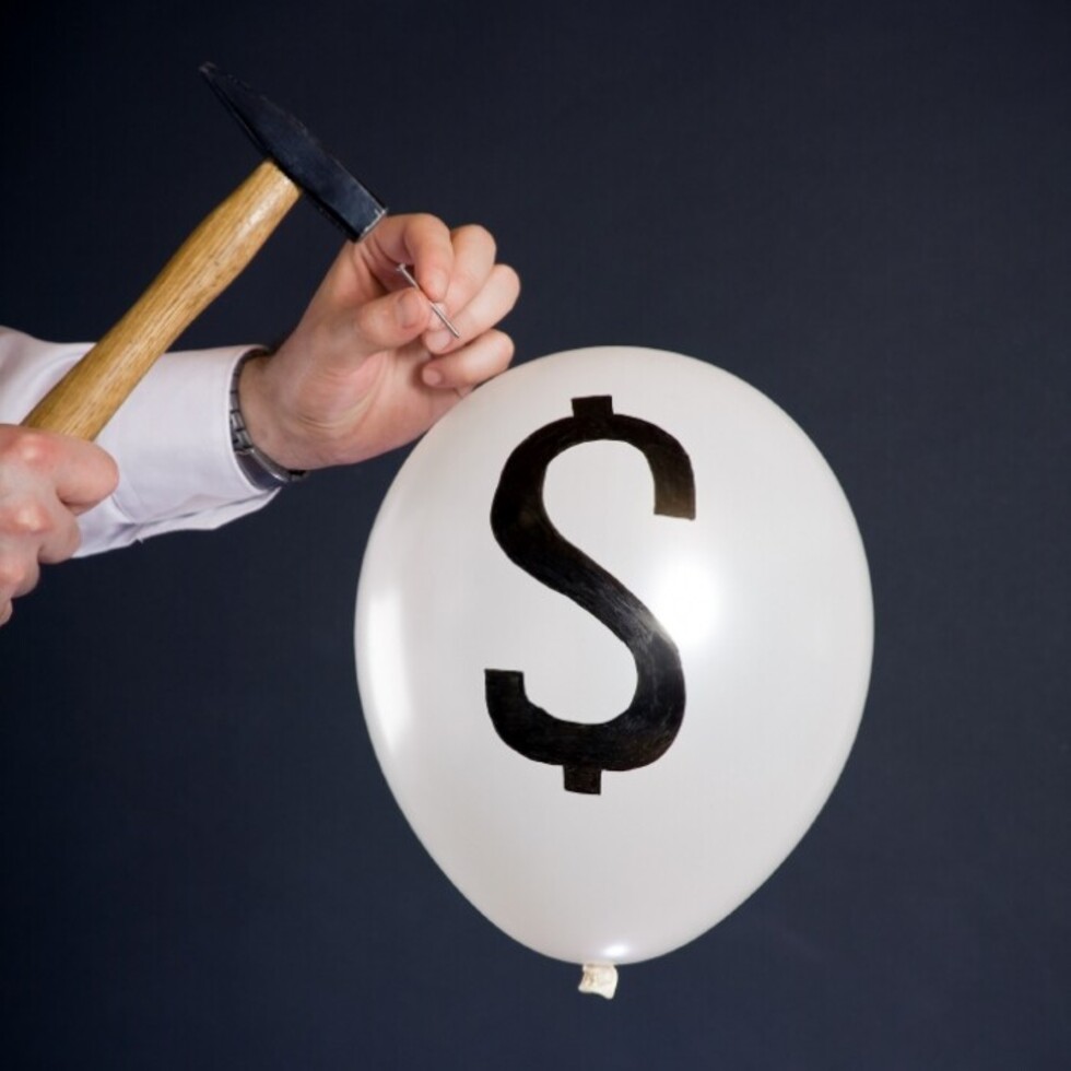 Relacionan burbuja financiera con  la desposesión de países pobres