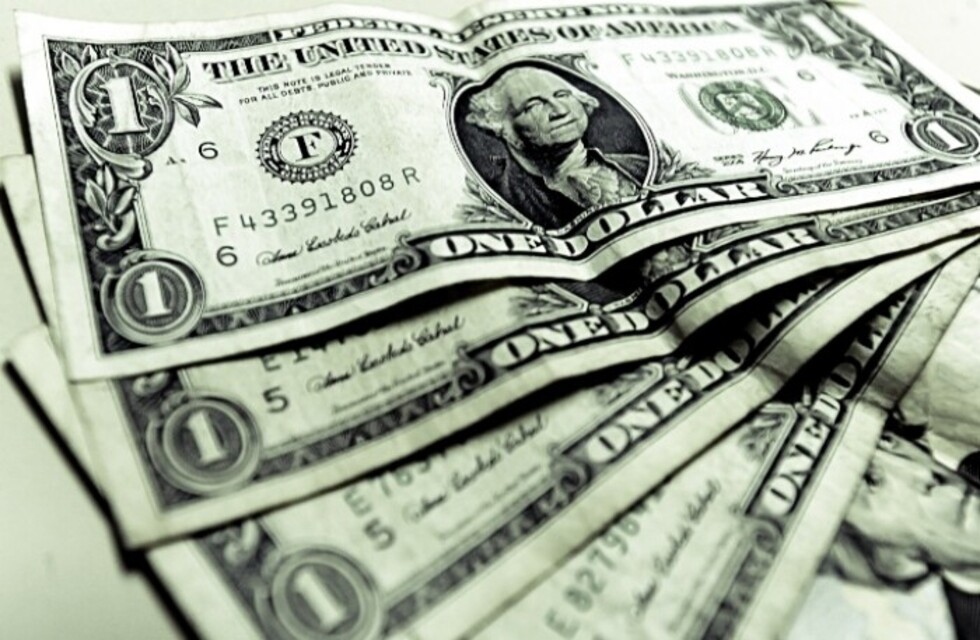 Hegemonía del dólar enfrenta presión de distintos frentes