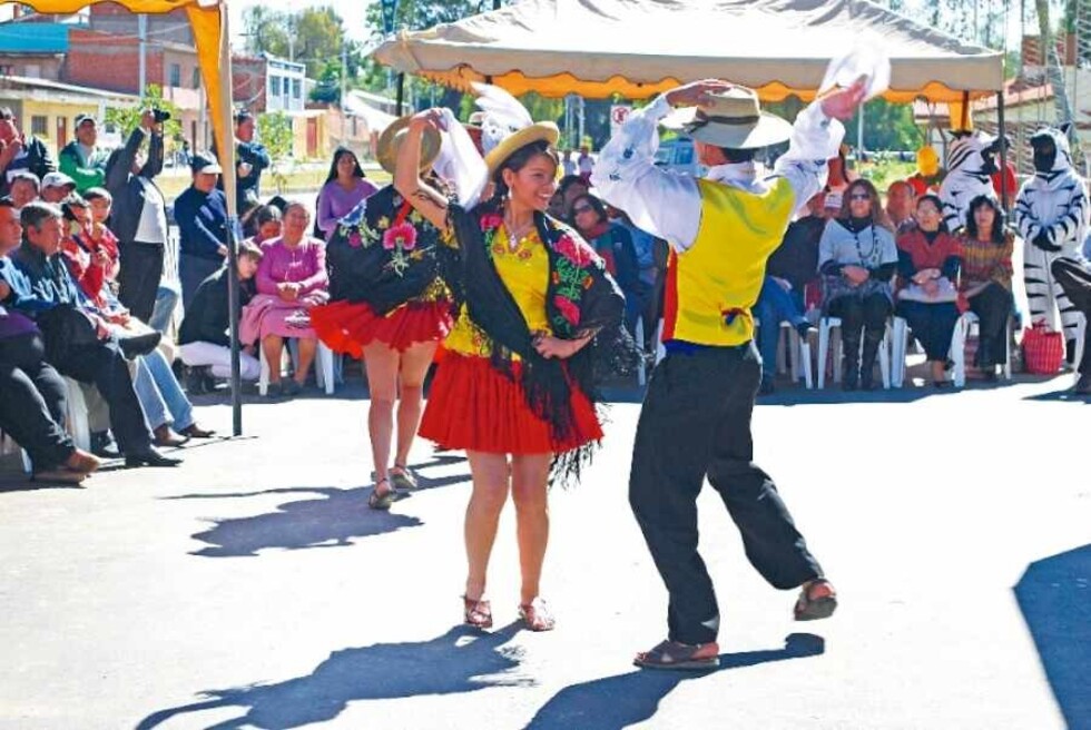 La cueca está de fiesta,  festival reúne a artistas