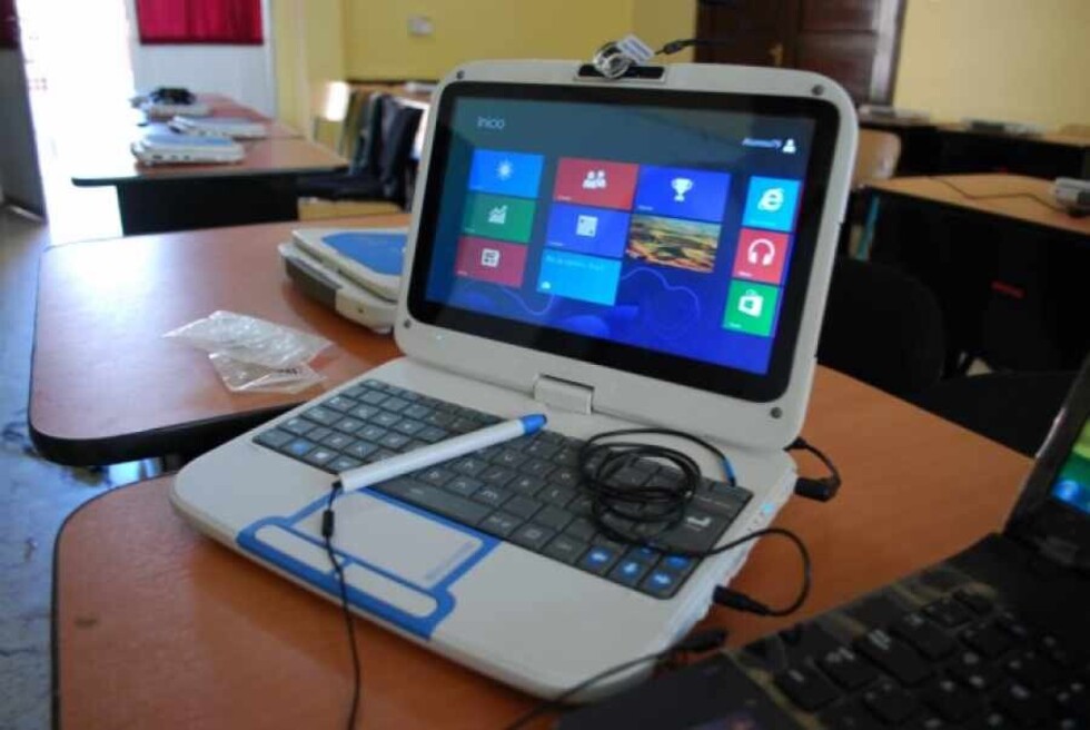 Municipio admite que unas 800 computadoras kuaa caducaron