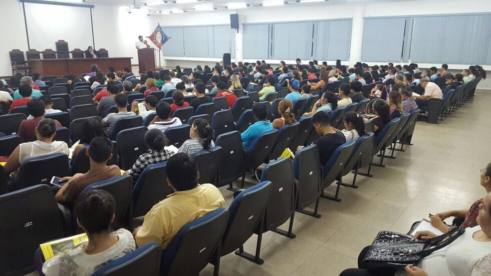 Docente protagoniza caso de discriminación en Santa Cruz