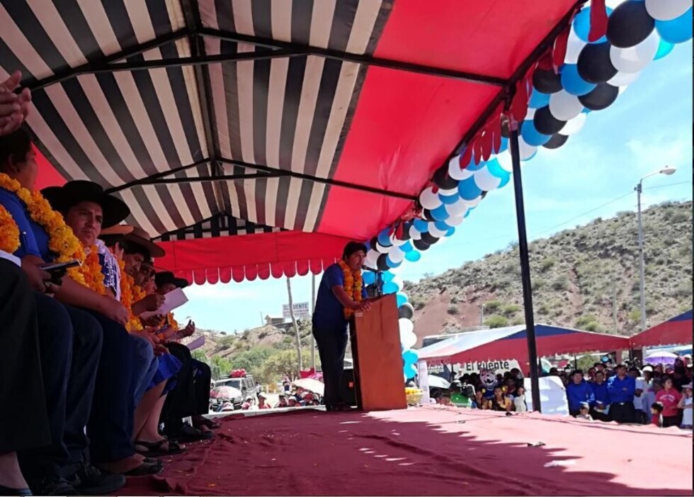 Presidente inaugura terminal de buses y unidad educativa en municipio El Puente 