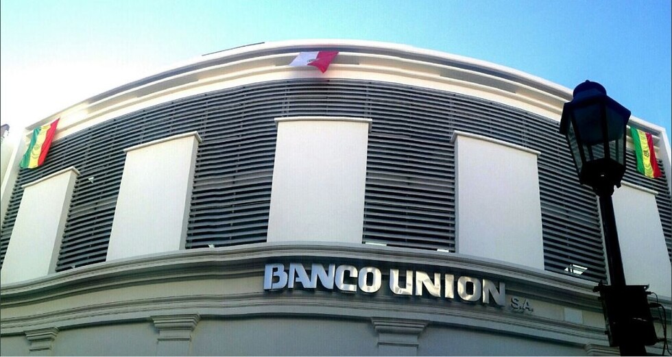 Morales inauguró edificio del Banco Unión en Tarija