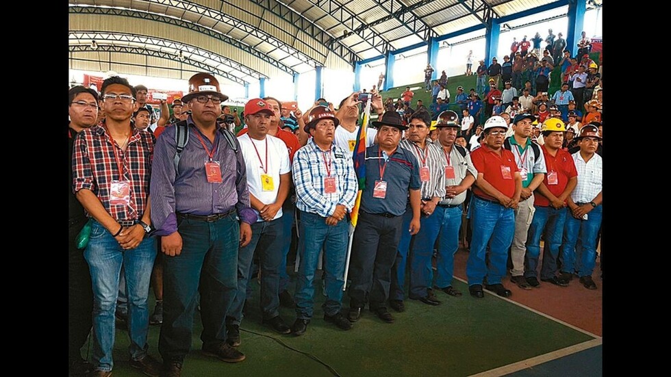 Mineros piden militarización de Huanuni y declaran duelo por fallecidos en explosión