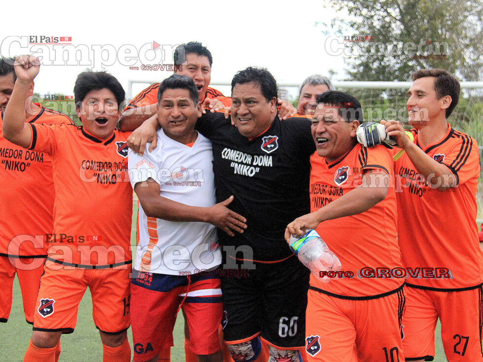 Tarija se asegura el título nacional de ex futbolistas