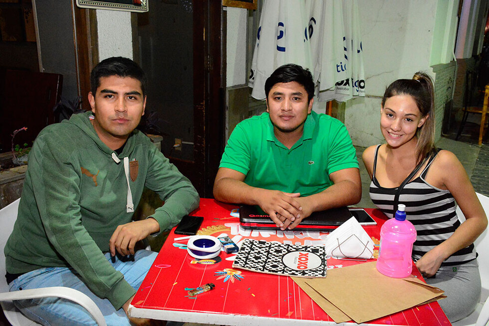Disfrutando con los amigos en Xoxo