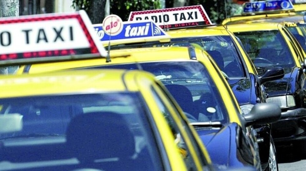 RIESGO DE TOMAR UN FALSO RADIO TAXI