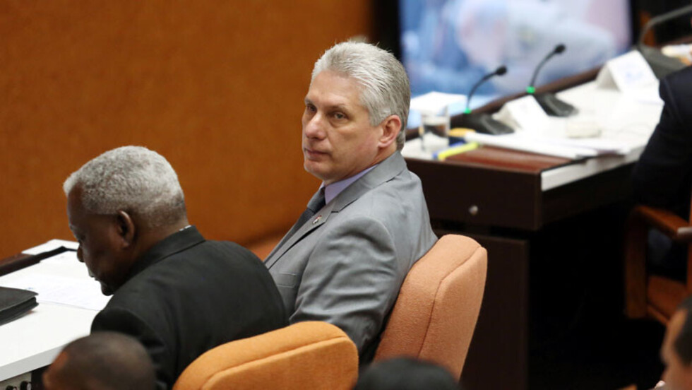 Miguel Díaz-Canel sucede a Raúl Castro