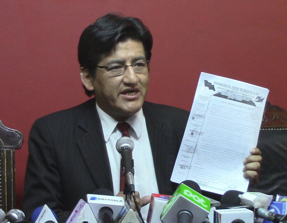 “Revilla al cesar a directora busca lavarse las manos”