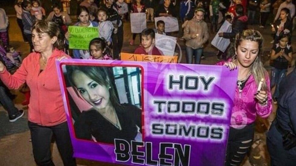 Entregó a joven para que la violen sus amigos adictos