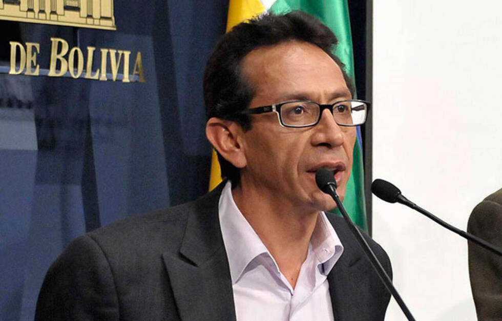 Ministro de Deportes dice que fue correcta la contratación de la empresa de Groux