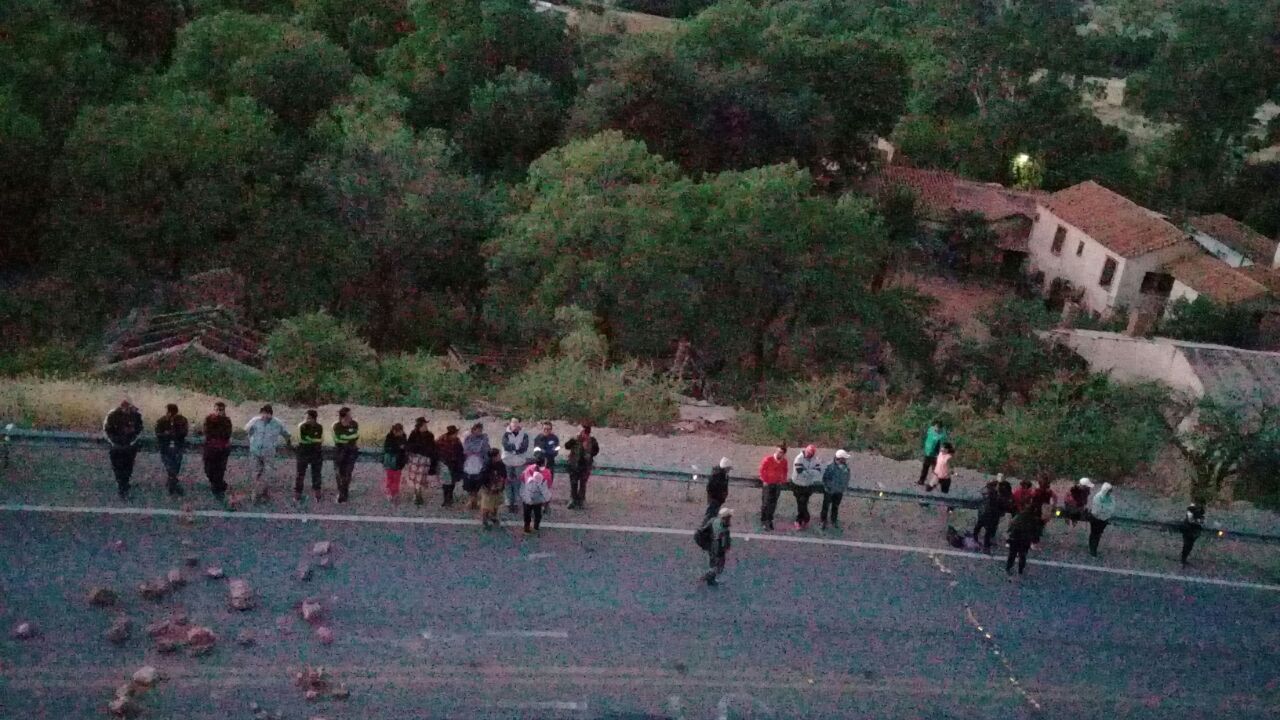 Ruta Potosí-Tarija amaneció bloqueada