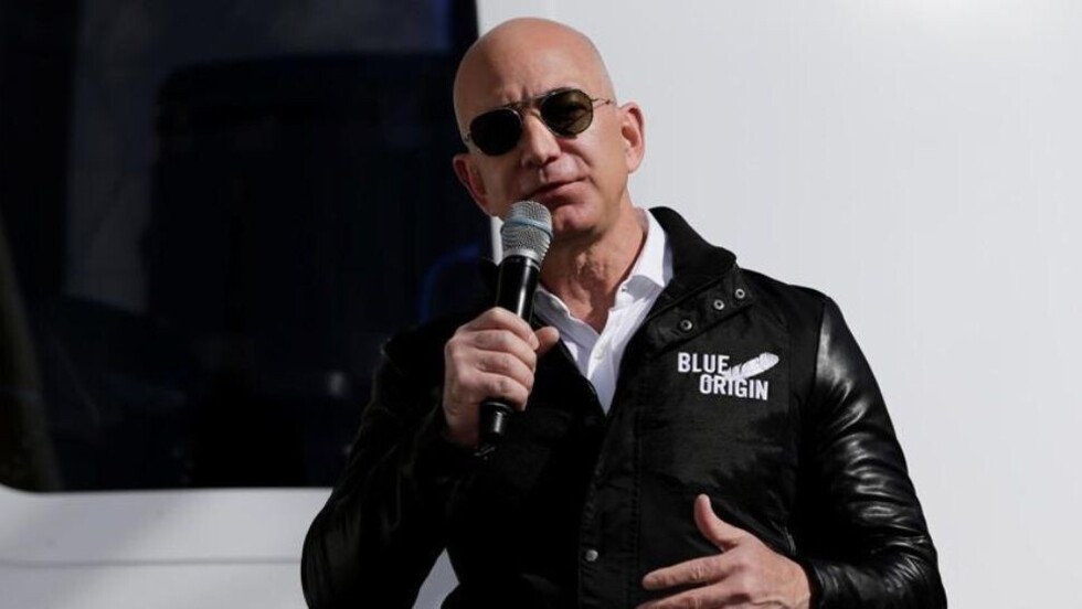 Jeff Bezos dice no saber cómo gastar su fortuna