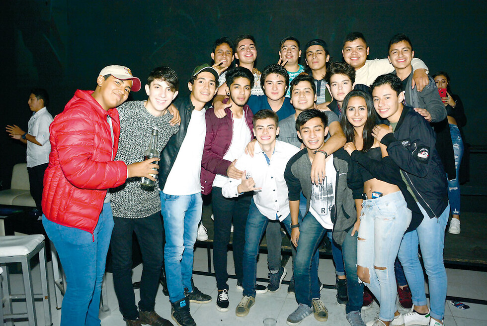 Sábados de disco con los amigos
