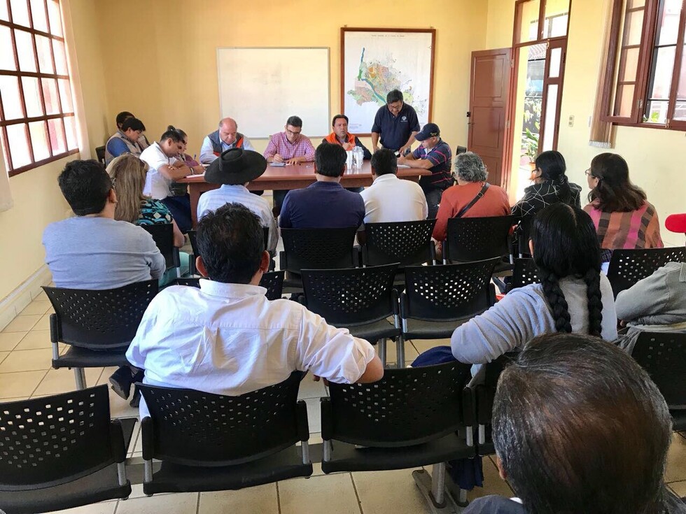 12 presidentes de barrio del distrito 10 se reunieron con el Alcalde para subsanar necesidades de los vecinos