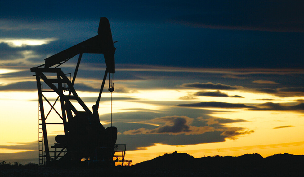 El petróleo se dispara hasta 77 dólares después de la salida de EE.UU. del tratado nuclear con Irán