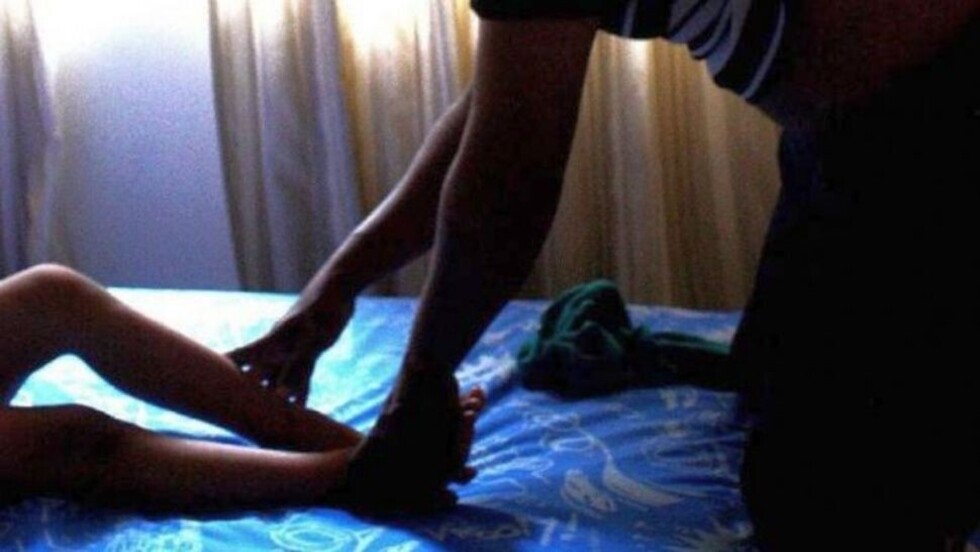 Mujer fue violada por su amigo y  un policía