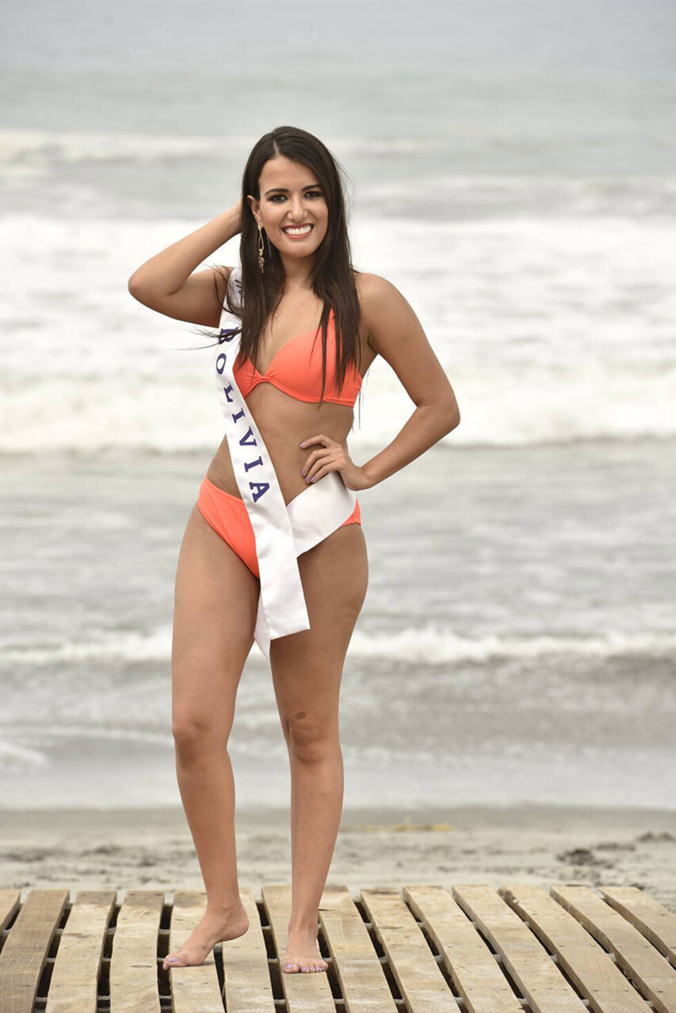 Nicole Perovic  Bolivia finalista en el Miss Pettite