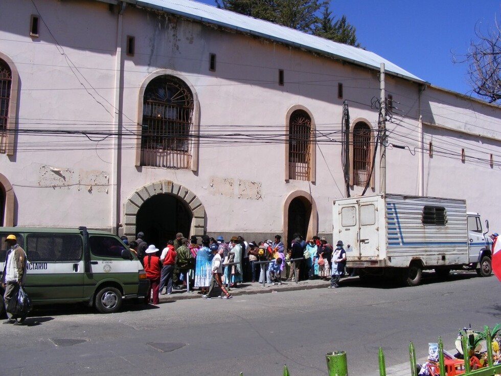 Trasladan al alcalde Edgar Bazán a la cárcel de San Pedro de Oruro