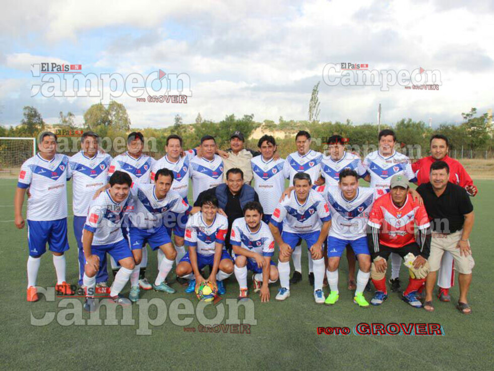 POSTALES DEL INICIO DE LA TEMPORADA DE LA MUTUAL DE EX FUTBOLISTAS EN TARIJA