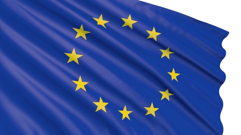 La UE e Irán acuerdan reforzar su diálogo para preservar el acuerdo nuclear