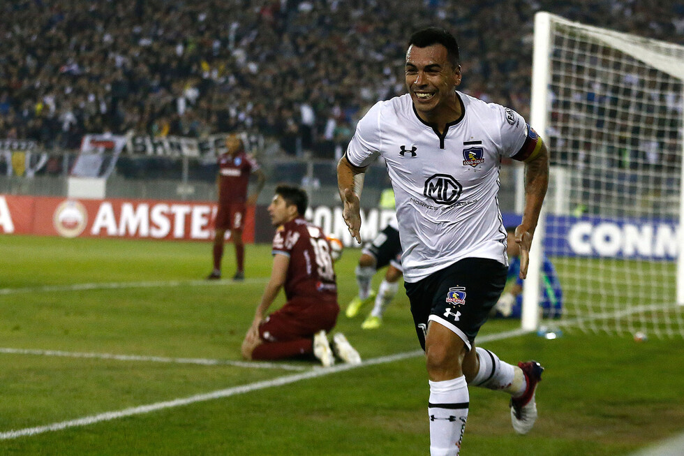 Colo Colo escala al segundo lugar y lo complica a Bolívar