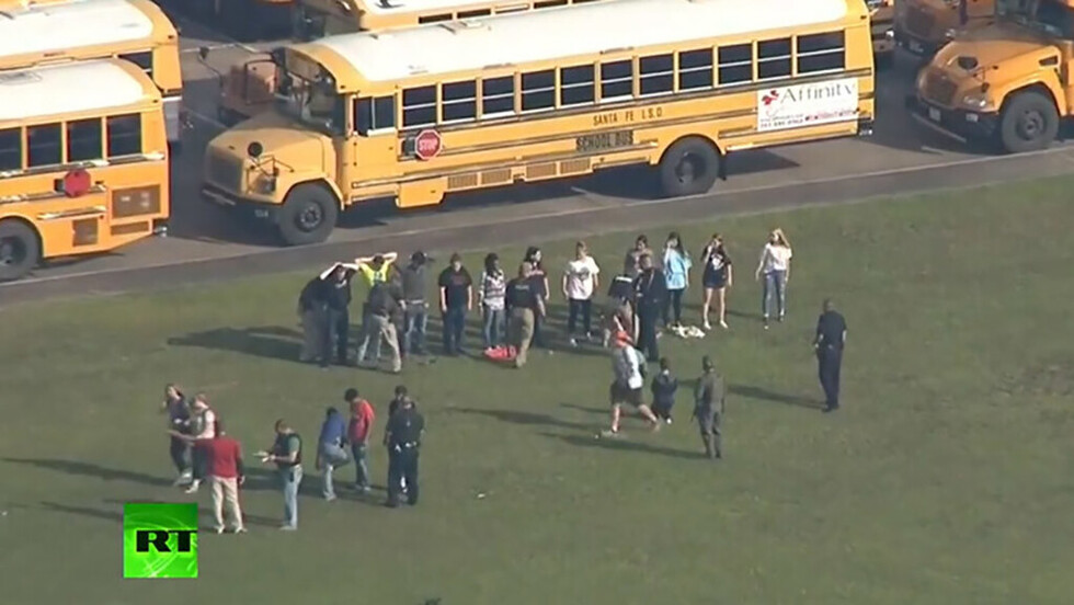 Se reporta un tirador activo en una escuela de Texas