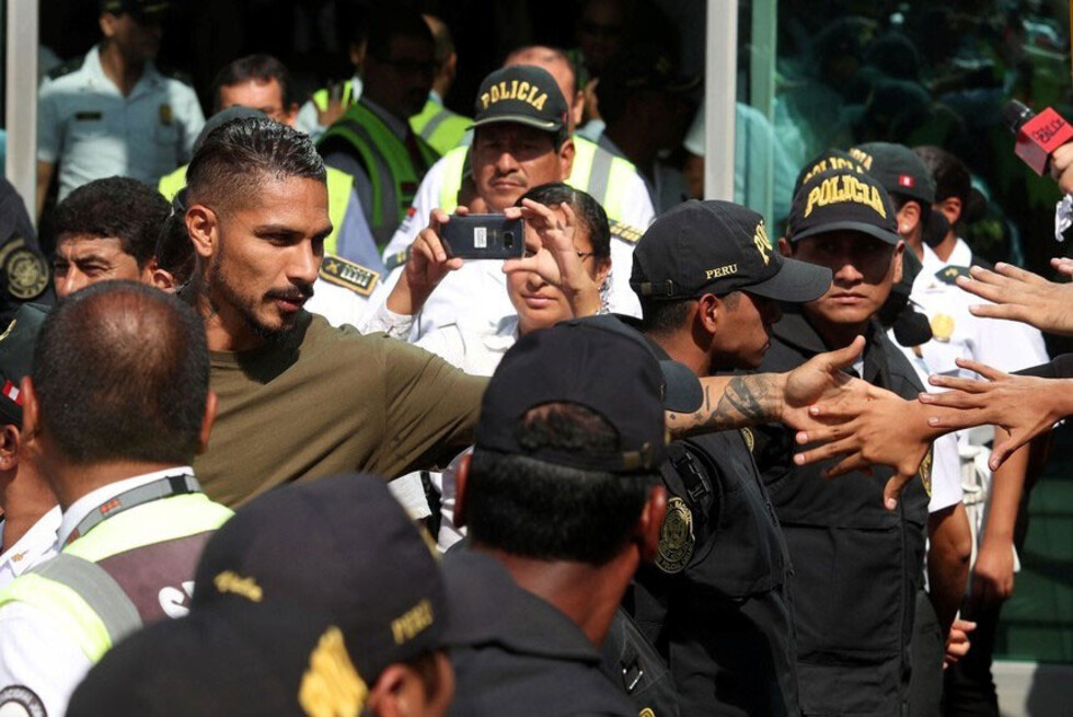Los capitanes rivales de Perú brindaron su apoyo a Paolo