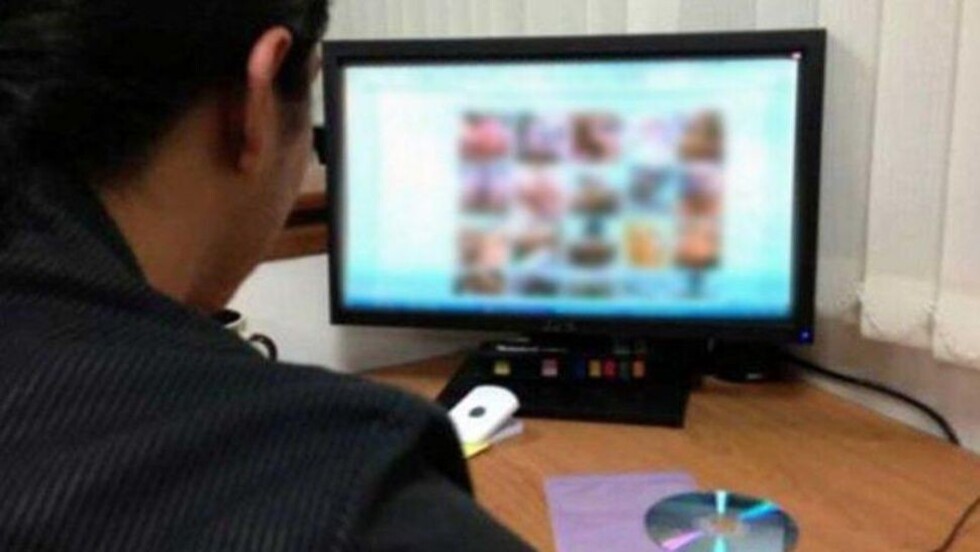 Detienen a policía con pornografía infantil