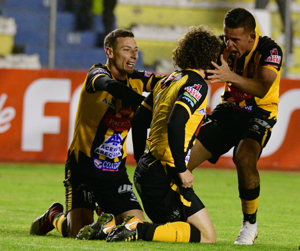 The Strongest pone una mano en el campeonato Apertura