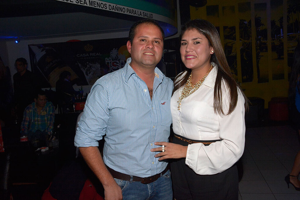 Música en vivo  en La Isla Salsoteca