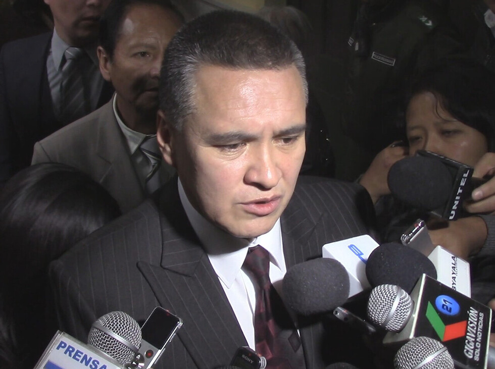 Jueza emite orden de aprehensión contra Eduardo León por violencia