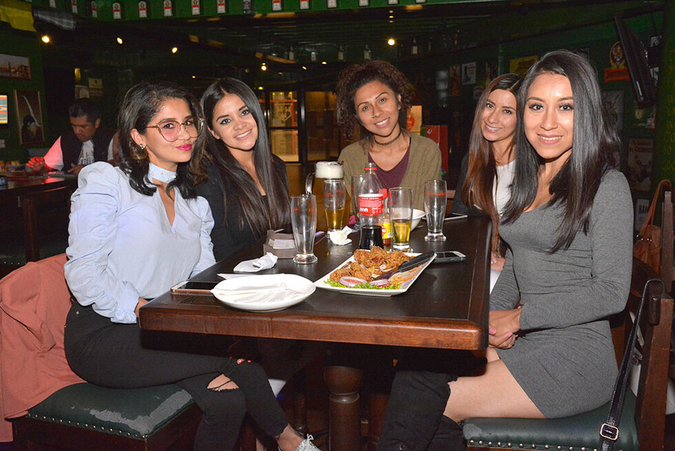 Pasándola  a full en The Dubliner