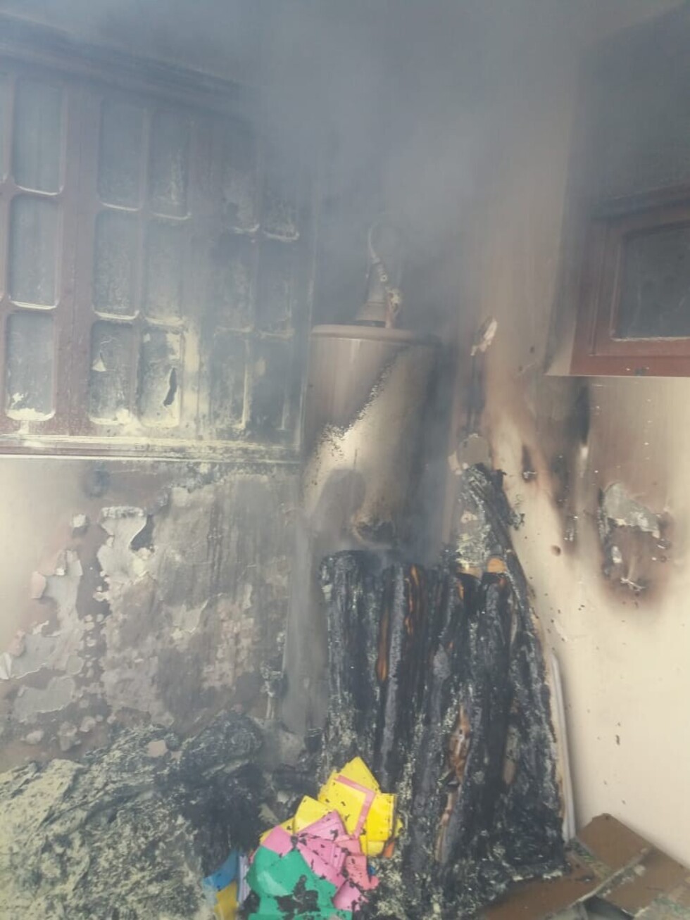 Bomberos controlaron incendio en un edificio