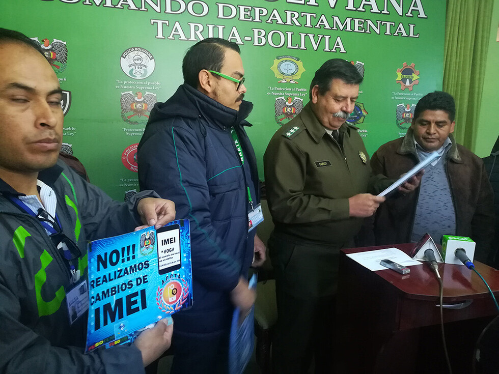 Sin CI del dueño, técnicos no arreglarán celulares