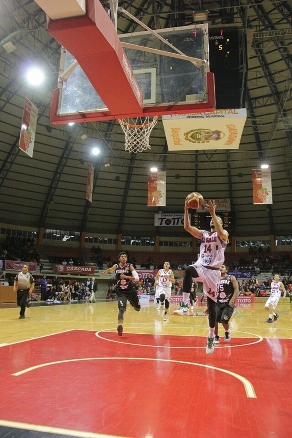 La Salle superó a Vikingos en el clásico