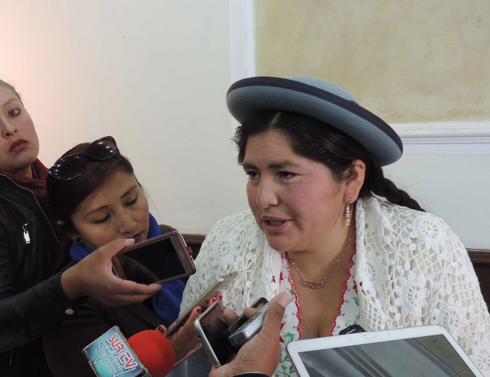 Ferrufino insiste con el 45%, pero Quecaña amenaza con demanda
