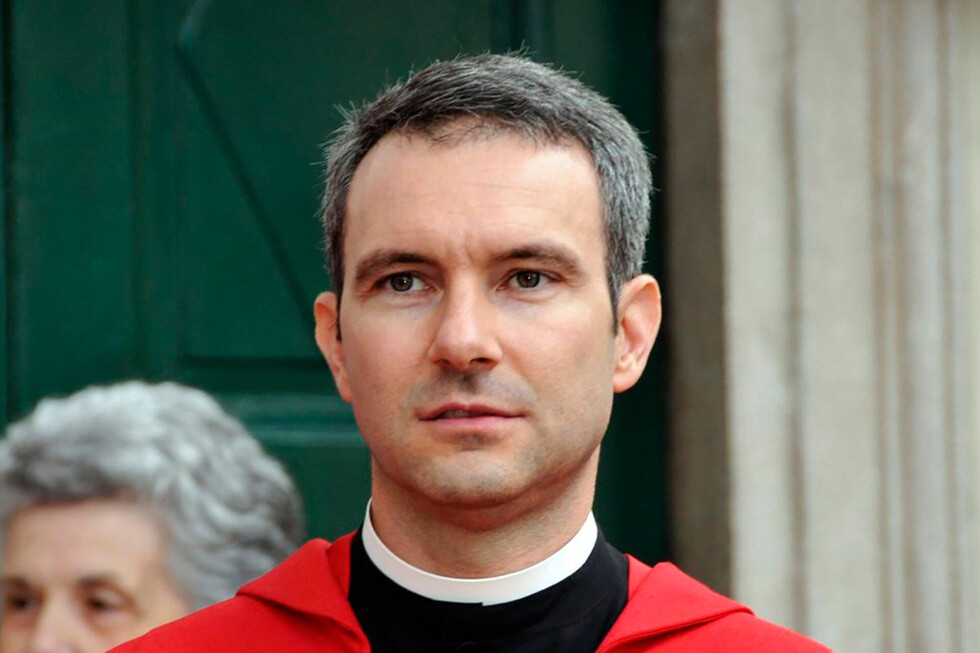 El Vaticano condena a cinco años de cárcel a sacerdote