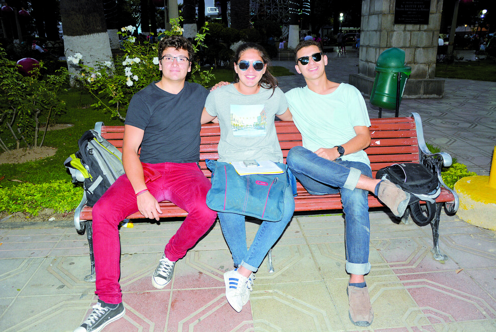 Plazueleando  en la chura Tarija