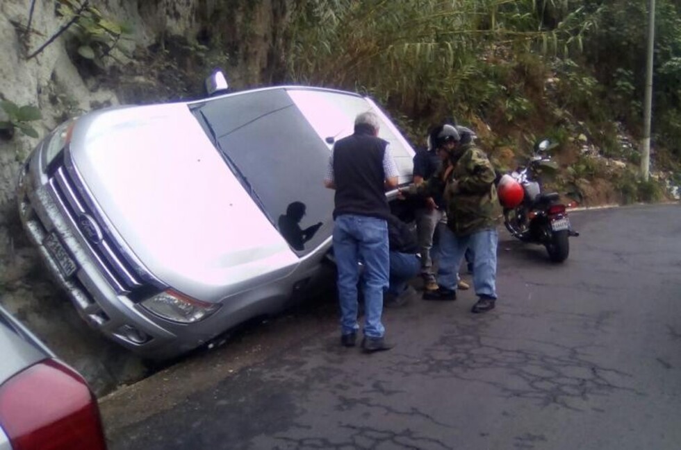 Destruyó su vehículo por exceso de velocidad