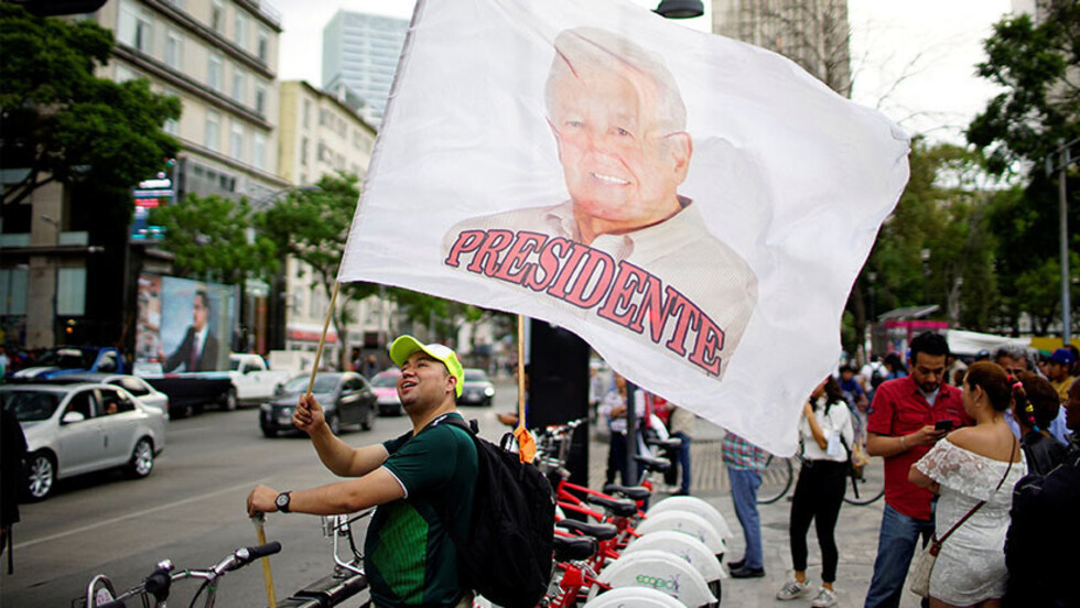López Obrador lidera el recuento con más del 50% de los votos en las presidenciales mexicanas
