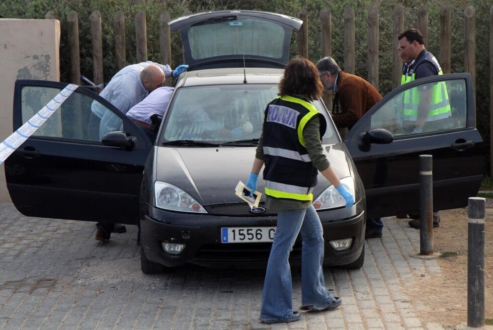 Mueren dos niños y un adulto dentro de un auto
