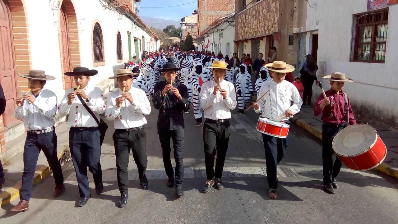 Ofrendas florales, misa y sesión de honor para celebrar los 444 años de fundación de Tarija (FOTOS)