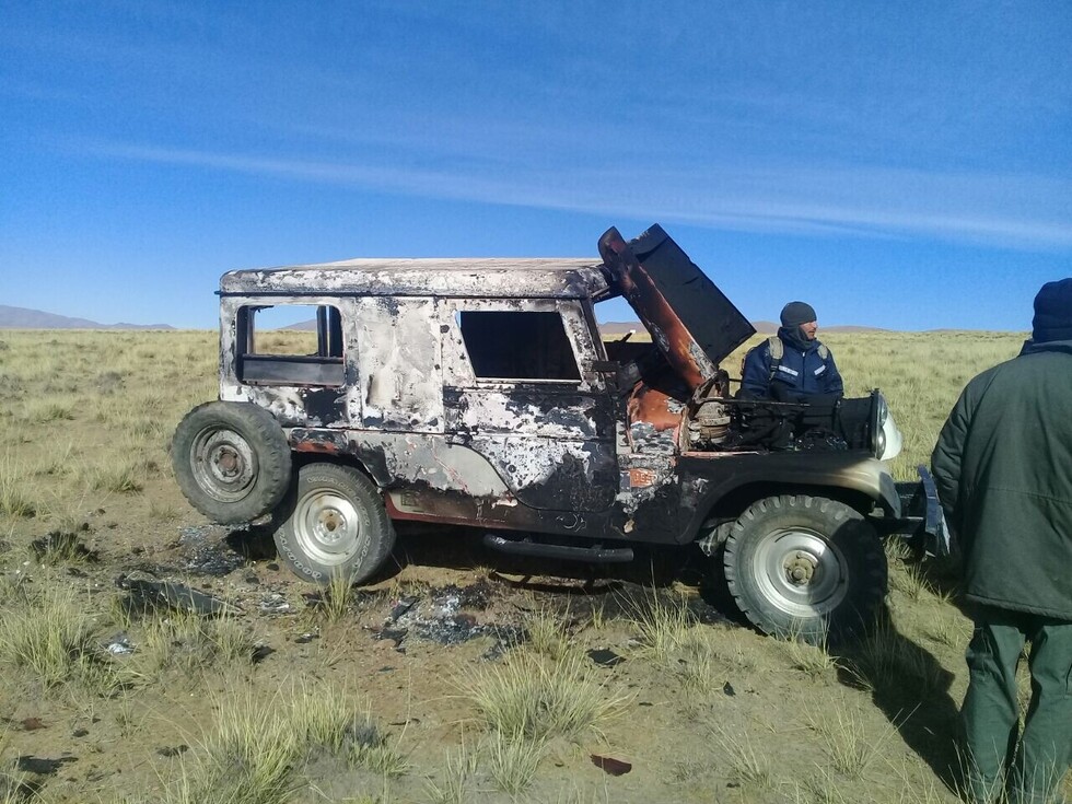Aparece un jeep quemado en la zona  alta tarijeña