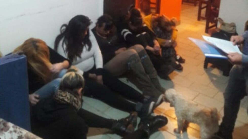 Desbaratan  una banda  de narco  travestis