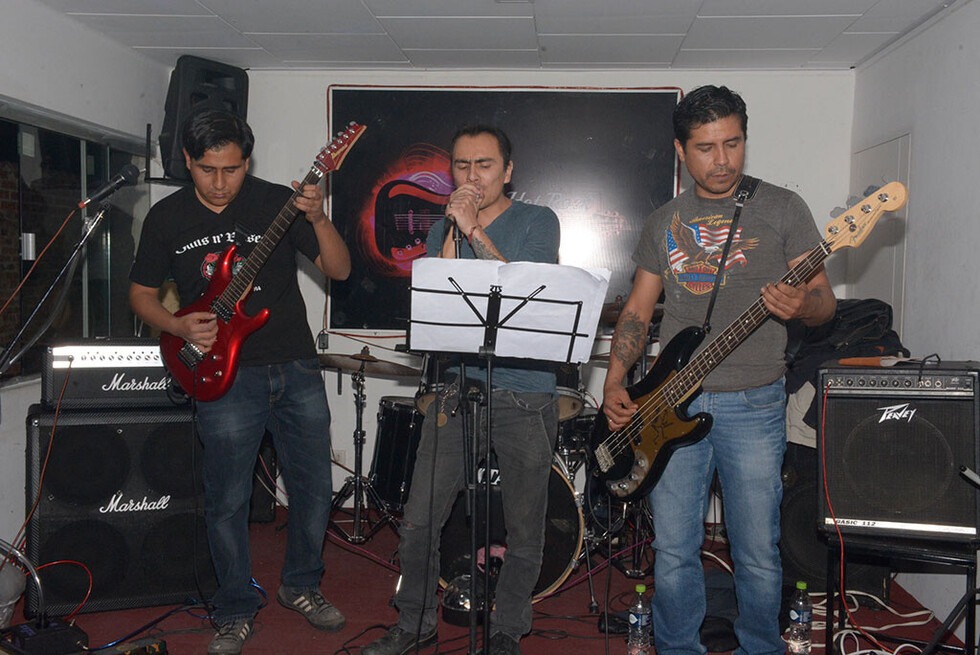Finde rockero en Hot  Rock
