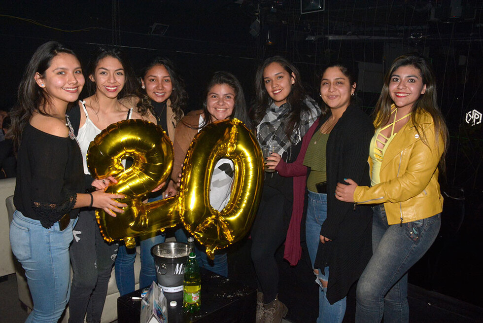 Juventud y amistad en Kapital Disco