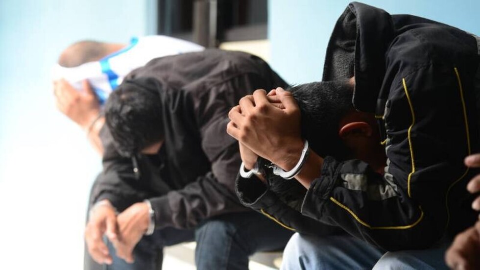 Sujeto violaba a su hijastra y prostituía a su novia